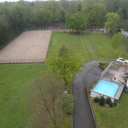 Repos Rouge-Plaisir Au Milieu Des Chevaux Kembs Exterior foto